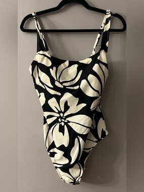 Shade & Shore Black and White Floral One-Piece Swimsuit with Scoop Neck